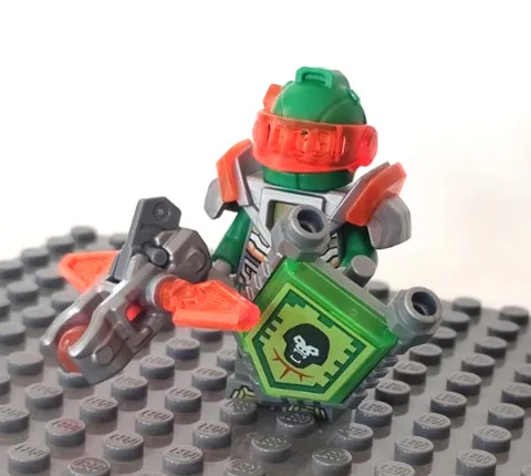 LEGO Nexo Knights~ Aaron Fox Minifigure + Accesories #NEX068