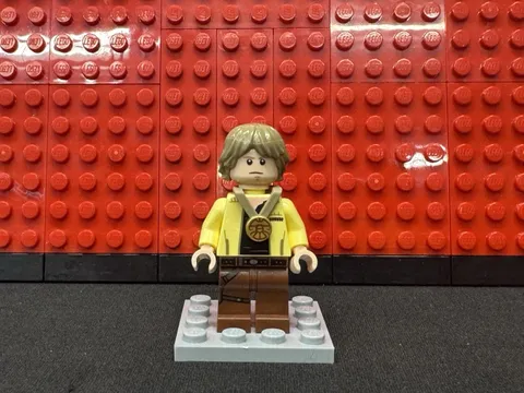 LEGO Star Wars Luke Skywalker Yavin 4 Base Celebration Minifigure