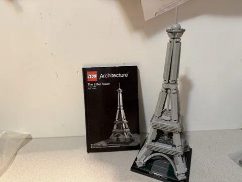 LEGO ARCHITECTURE: The Eiffel Tower (21019) (100% Complete w/ Instructions)