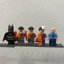 LEGO Super Heroes 6864 Batmobile and the Two-face Chase Minifigure Lot