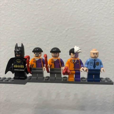 LEGO Super Heroes 6864 Batmobile and the Two-face Chase Minifigure Lot
