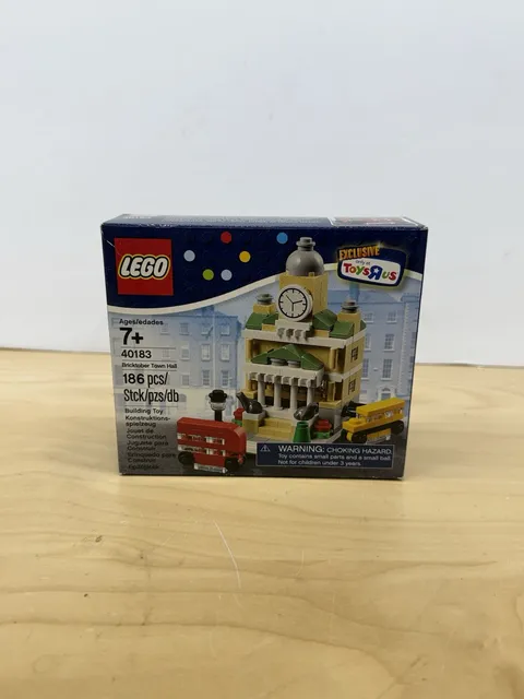 LEGO Bricktober Town Hall 40183 186pc Ages 7+ Exclusive Boxed Retired Sealed