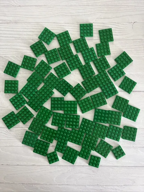 LEGO GREEN LOT 63 PCS 4X4 3X3 BASE PLATE VARIETY BUILDING PIECES