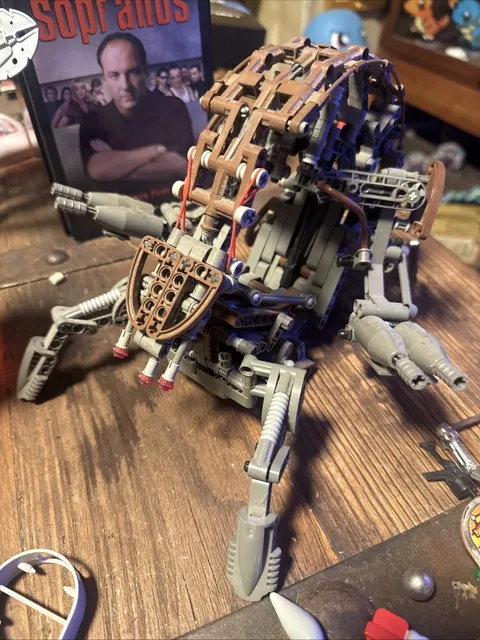 LEGO Technic Star Wars: Destroyer Droid (8002)  Incomplete As Is