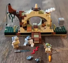 LEGO Star Wars 75208 Yoda's Hut Complete Dagobah Swamp Luke Skywalker R2-D2