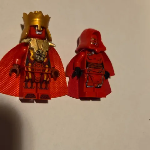 LEGO Minifigures Lot of 2 Red & Gold Figures w/ Capes, Helmets & Hood