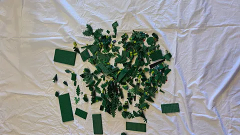 LEGO Green lot of 1 lb 15 oz Plant/Tree Pieces Plates Baseplates