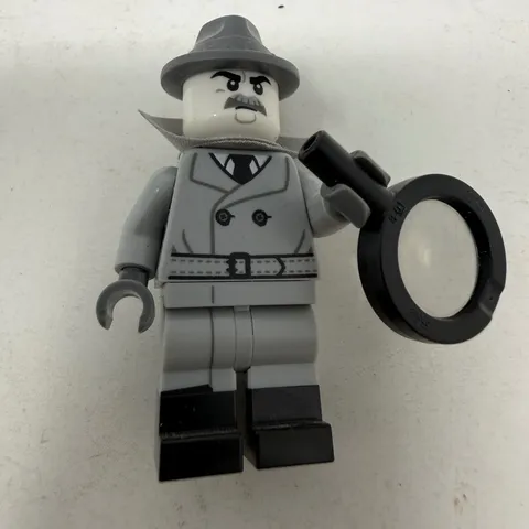 LEGO Series 5 Collectible Minifigure Detective with Magnifying Glass 8805 Col070