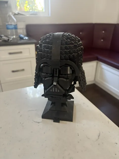 LEGO Star Wars: Darth Vader Helmet (75304) 90% comes as is