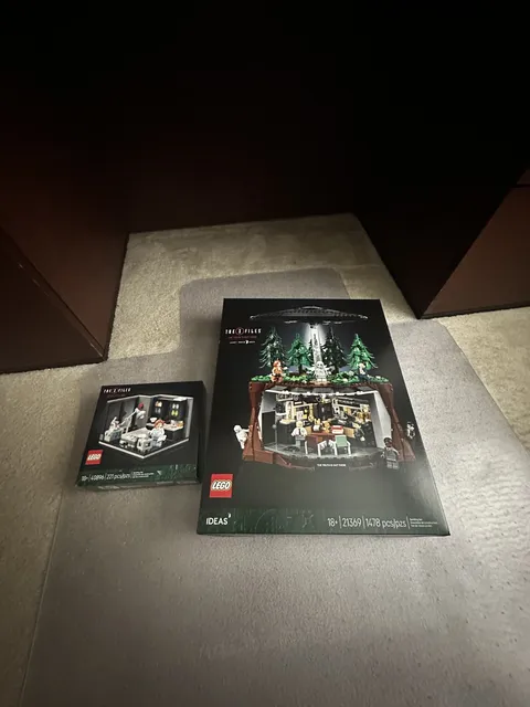 LEGO Ideas 21369 The X-Files And Lego X-Files Scully’s Lab GWP Set 40896