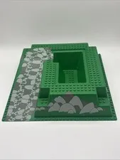 LEGO Baseplate Raised 32 x 32 Ramp and Pit Castle 6082 2552 CL - Good Condition