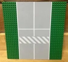LEGO - Baseplate Road 32 x 32 (10")  w/ Crosswalk Pattern Green/Gray