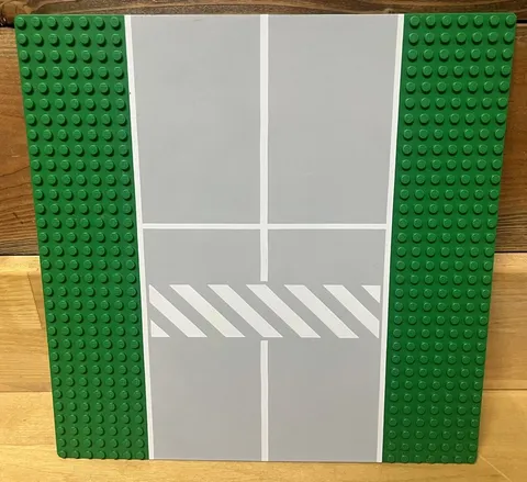 LEGO - Baseplate Road 32 x 32 (10")  w/ Crosswalk Pattern Green/Gray