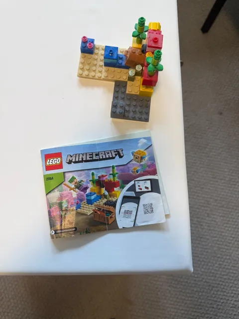 LEGO MINECRAFT 21164 The Coral Reef 100% Complete W/ Instructions, Like New!