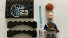 LEGO Star Wars Cal Kestis Minifigure w/ 25th Anniversary Stand from set 75394 
