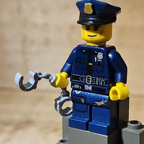 LEGO Plastic CITY Police Subtheme Police Officer Minifigure w/ Handcuffs