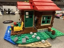 LEGO Creator Lakeside Lodge #31048 Mostly Complete With Bonus Pencil Holder