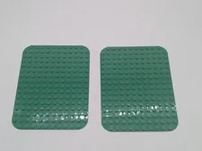 2 Lego Duplo 8x10  Green Plates 
