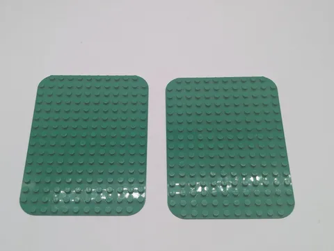 2 Lego Duplo 8x10  Green Plates 