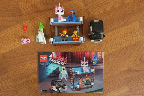 GREAT! LEGO The LEGO Movie: Double-Decker Couch (70818) w/ manual. 100% complete