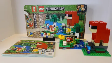 LEGO Minecraft: The Wool Farm (21153) Complete With Box And Instructions