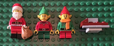LEGO Christmas Minifigure Lot Of Santa With Two Elves And Bob Sled