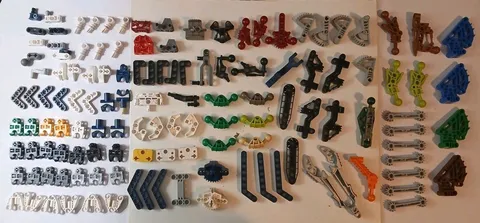 Lego Bionicle Piece Lot w/ Red 1984 Storage Case