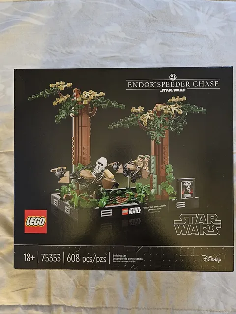 LEGO Star Wars Endor Speeder Chase Set 75353 608 pcs Age 18+ Box