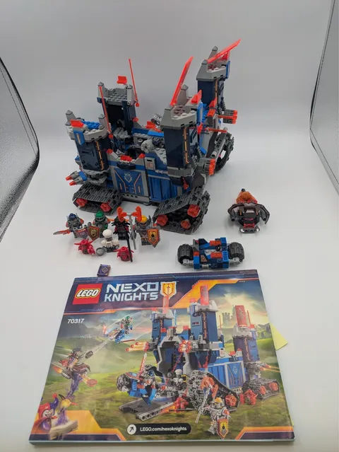 LEGO NEXO KNIGHTS: The Fortrex (70317) 97% complete