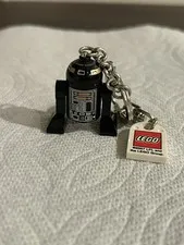 Pristine LEGO Star Wars  Black R2-D2 Droid Keychain - 851937