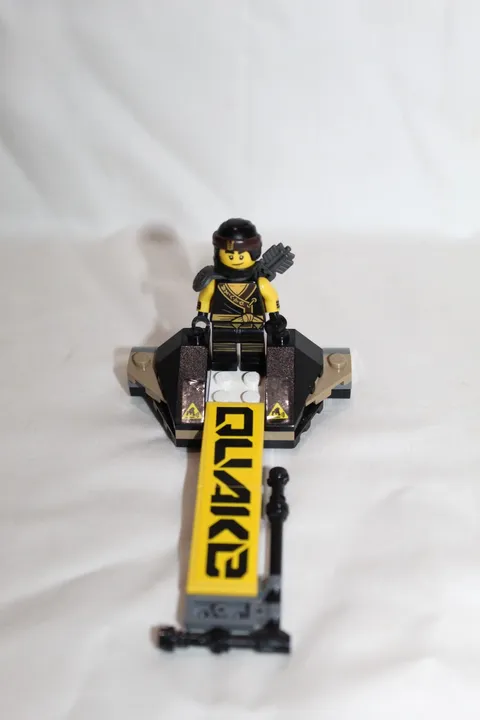 The Lego Ninjago Movie QUAKE MECH Retired figure and parts 70632