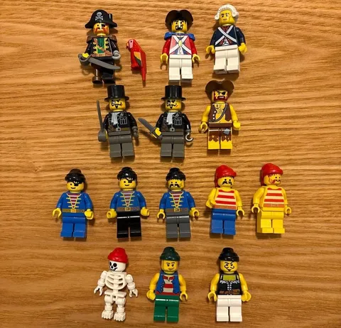 LEGO Pirates Redbeard Imperial Revolutionary Soldiers Siniste Minifigure 14 Set