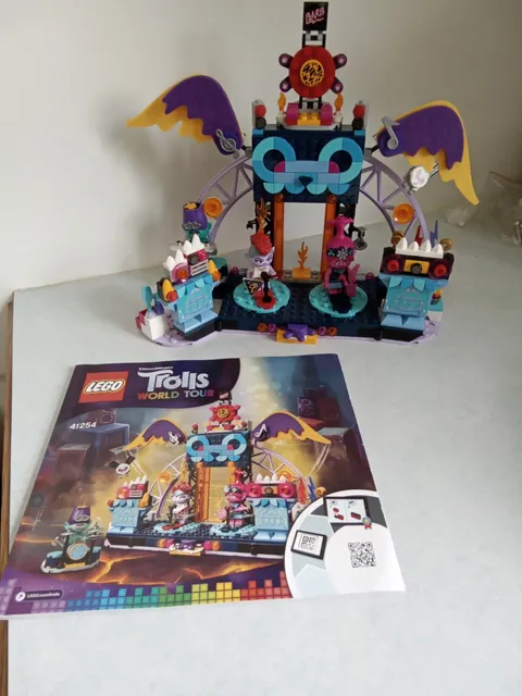 LEGO Trolls: Volcano Rock City Concert (41254)
