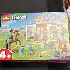 LEGO Friends Horse Training 41746 Set 134pcs 4+ Learn to Build Box