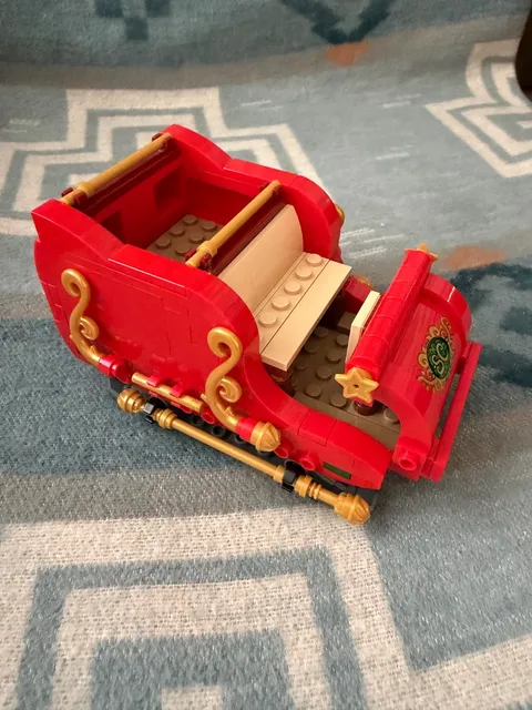 LEGO Iconic: Santa's Sleigh (40499) PARTIAL BUILD PARTS ONLY