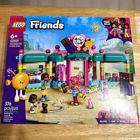 LEGO Friends Heartlake City Candy Store 42649 376pcs Brick Separator Included
