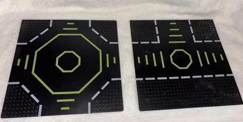 Lego 6710 & 6099 Landing Pad Base plate Alpha Centauri Outpost Blacktron Space