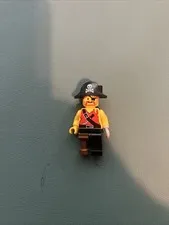 Lego Pirate Shirt with Knife, Black Leg w/ Peg Leg, Black Pirate Hat with Skull