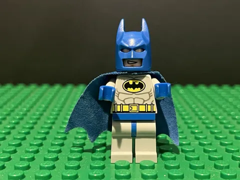 LEGO Batman Blue Mask & Cape Minifigure sh0111 DC Super Heroes 10724 10672