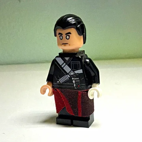 LEGO Chirrut îmwe Minifigure crack in left arm