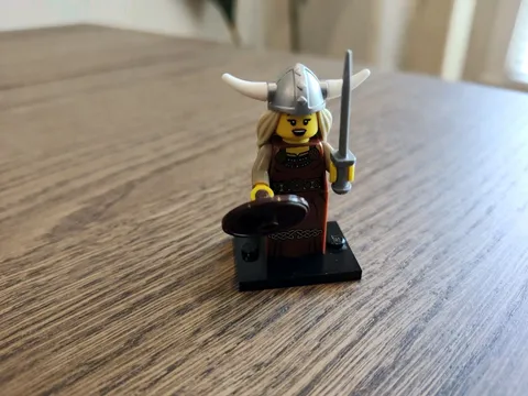 LEGO Viking Woman Minifigure Series 7 w/ Sword, Shield & Horned Helmet
