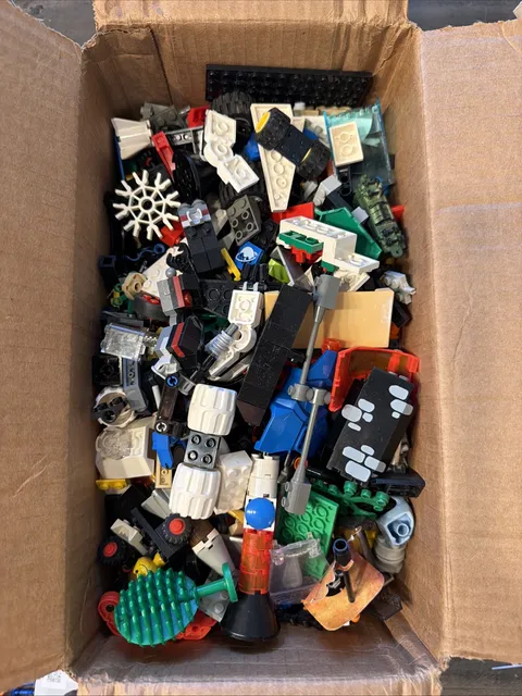 LEGO MIXED LOT 8 Pounds