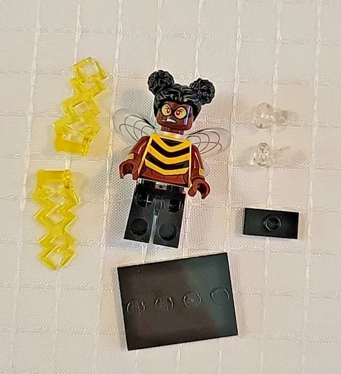 LEGO DC Super Heroes Collectible Minifigures 71026 - Bumblebee