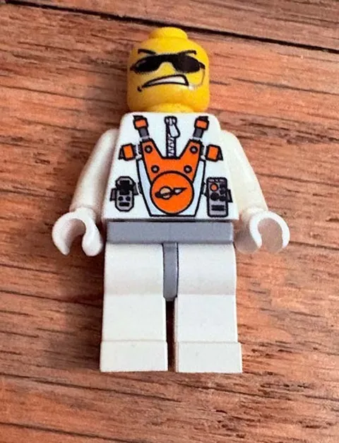 LEGO Mars Mission Mini Figure Minifigure Eagle Command Base 7690 7645