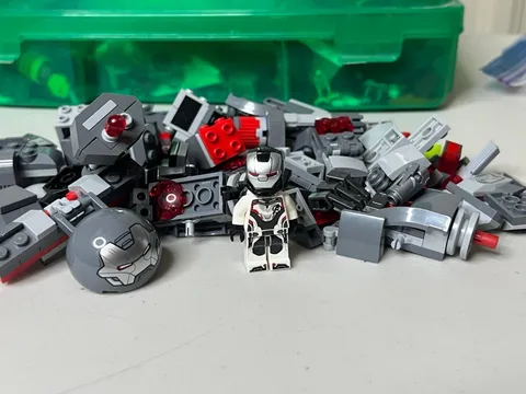 LEGO Marvel Avengers War Machine Buster not complete parts