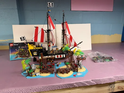 LEGO Ideas: Pirates of Barracuda Bay (21322)