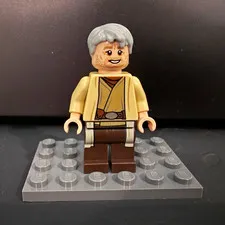 Rare LEGO Uncle Owen Lars from UCS Sandcrawler