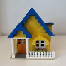 LEGO Movie 2 'Emmet's Dream House/Rescue Rocket 70831 NISB Retired (built)