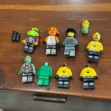 Lego Minifigures, Parts/Pieces Lot (Alien Conquest, Space Police)