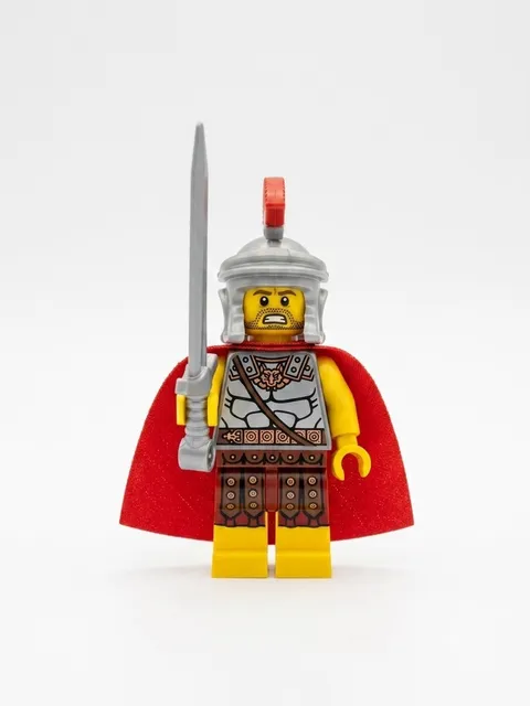 LEGO Minifigure Series 10 Roman Commander  col147 CMF - Sword & Cape Authentic